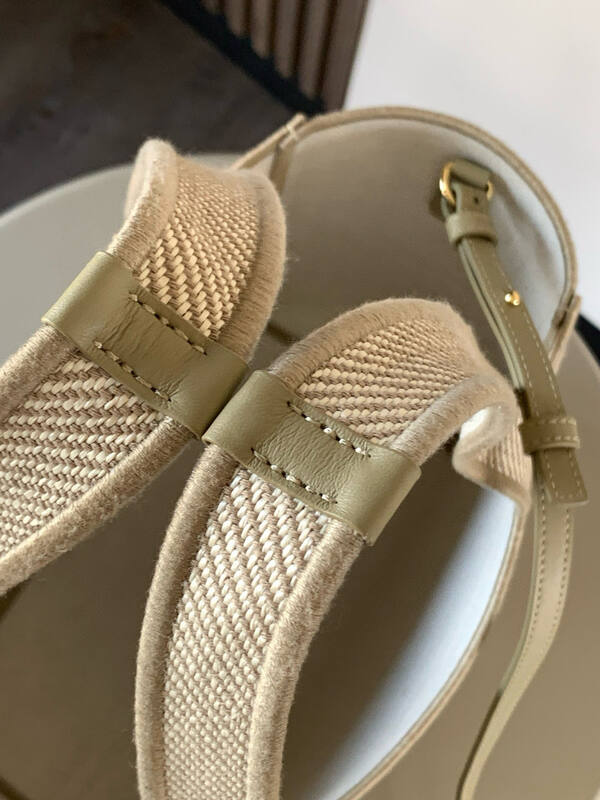 Loewe Beige shoulder bag — Top Quality Replica