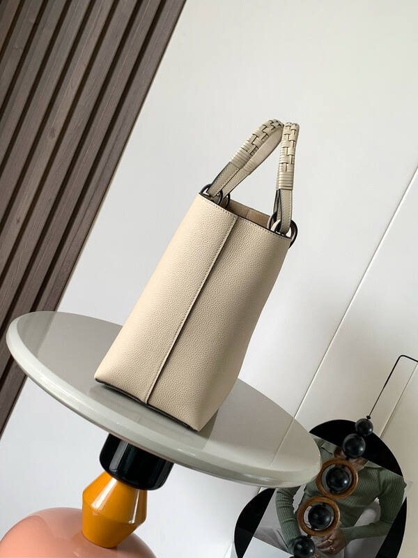 Loewe Beige 25x18x10cm shoulder bag — AAA Quality Replica