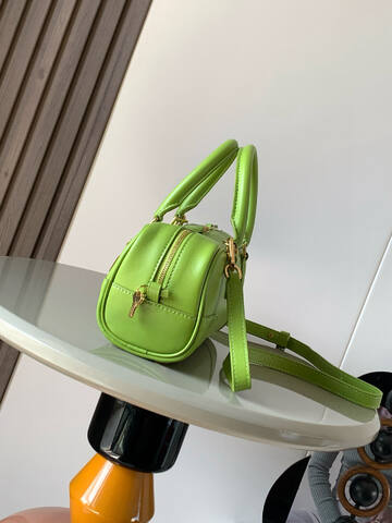 Loewe Green 18x12cm shoulder bag Top Quality Replica
