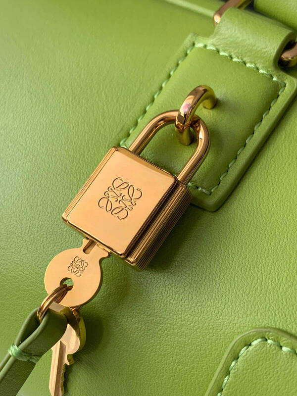 Loewe Green shoulder bag — Top Quality Replica