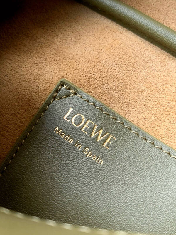 Loewe Green 25x18x10cm shoulder bag — Top Quality Replica