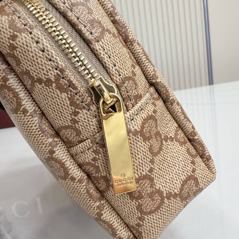 Gucci Beige GG Supreme with Web stripe travel — 1:1 Replica