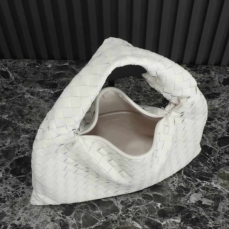 Bottega Veneta White 25x18x10cm shoulder bag — Premium Replica