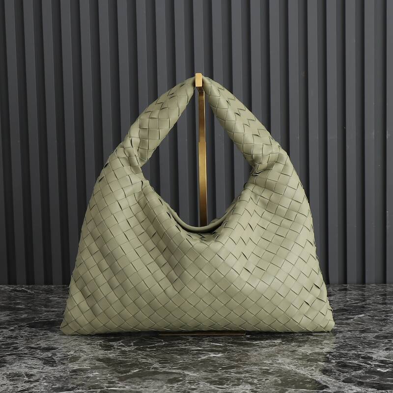 Bottega Veneta Green 25x18x10cm shoulder bag — Premium Replica