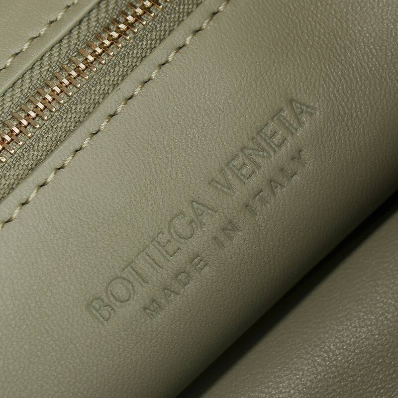 Bottega Veneta Green 25x18x10cm shoulder bag — Premium Replica