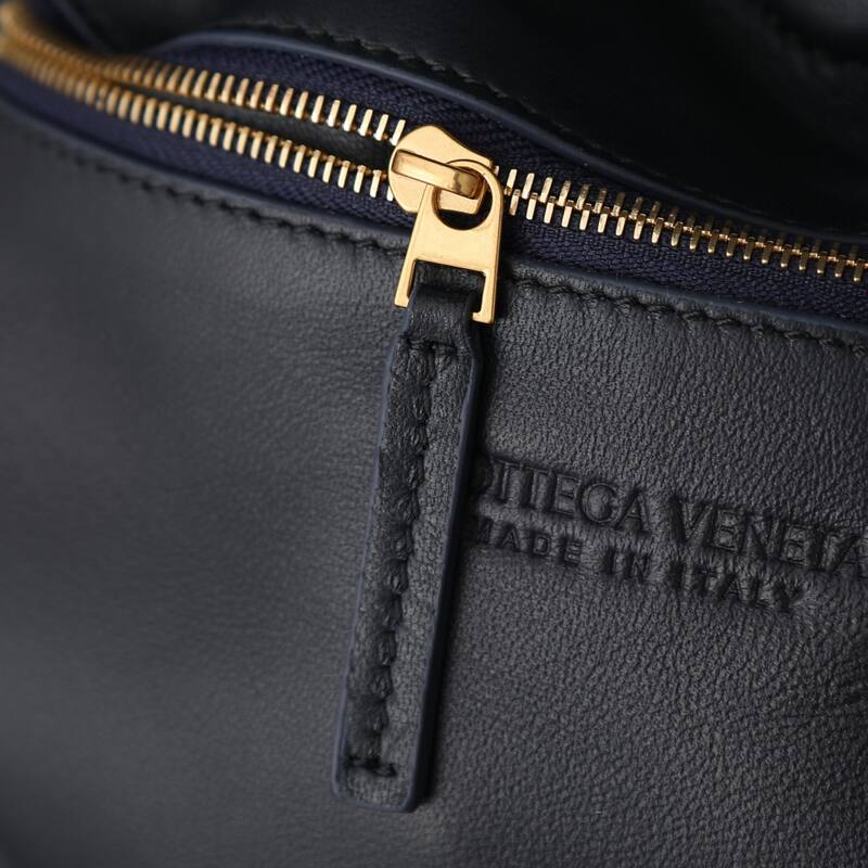 Bottega Veneta Blue 25x18x10cm shoulder bag — AAA Quality Replica