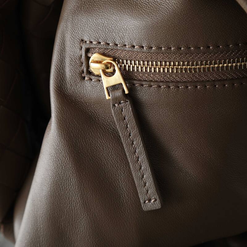 Bottega Veneta Brown 25x18x10cm shoulder bag — AAA Quality Replica