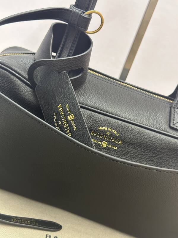 Balenciaga Black 25x18x10cm shoulder bag — Top Quality Replica
