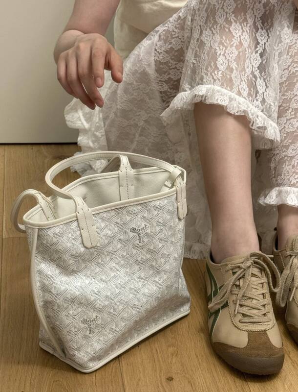 Goyard White shoulder bag — AAA Quality Replica