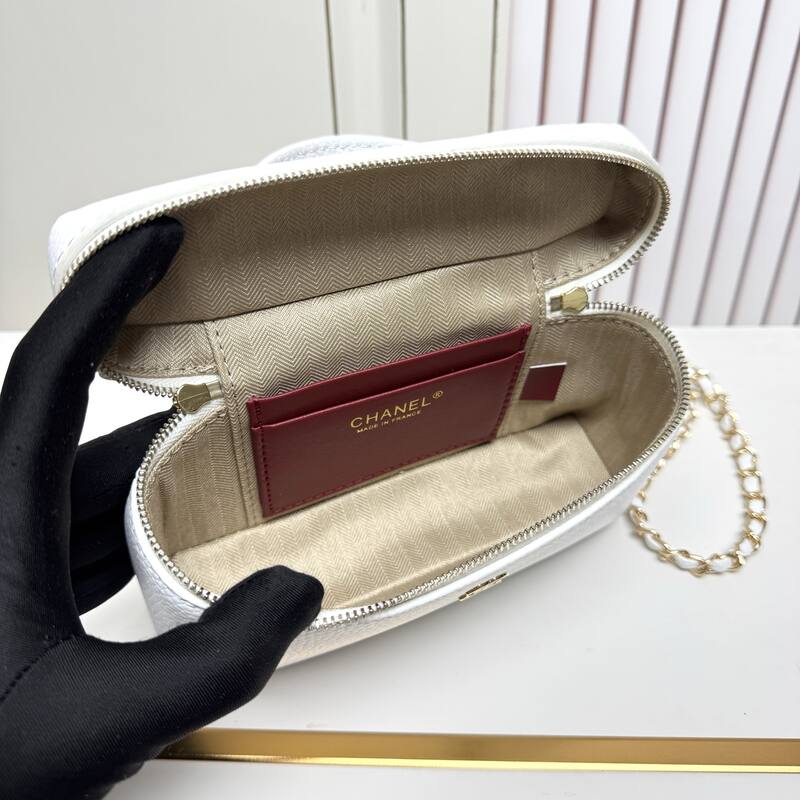 Chanel White crossbody — AAA Quality Replica