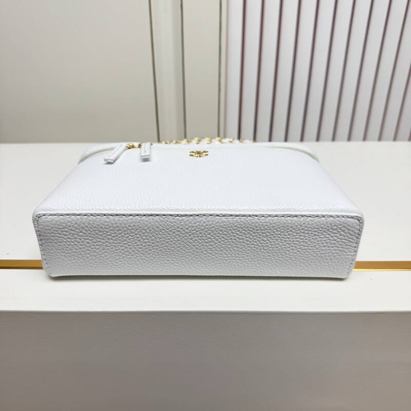 Chanel White grained leather crossbody — 1:1 Replica