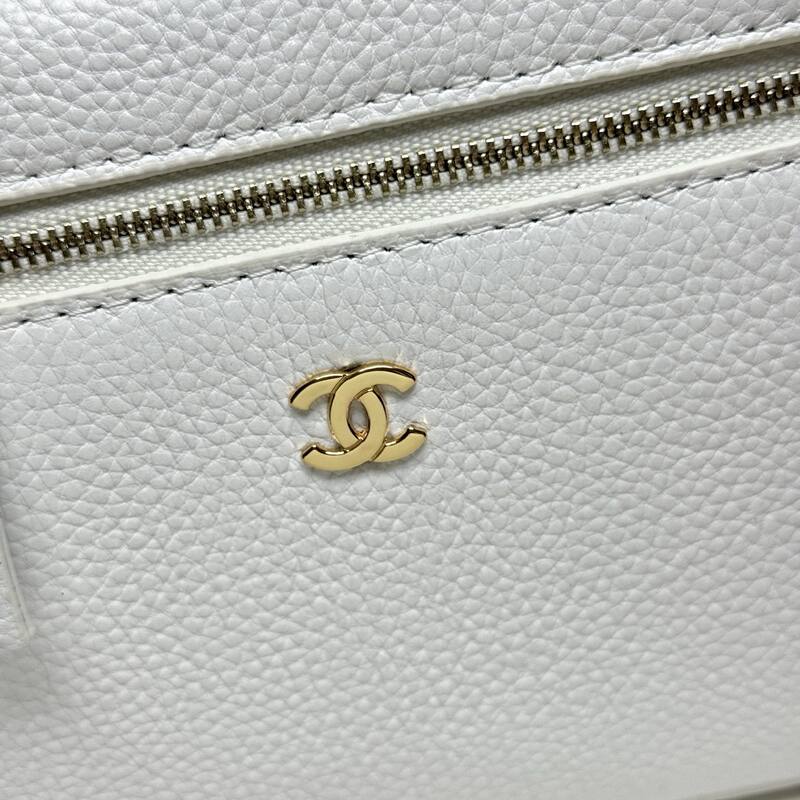 Chanel White grained leather crossbody — 1:1 Replica