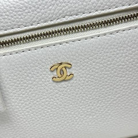 Chanel White grained leather crossbody 1 1 Replica