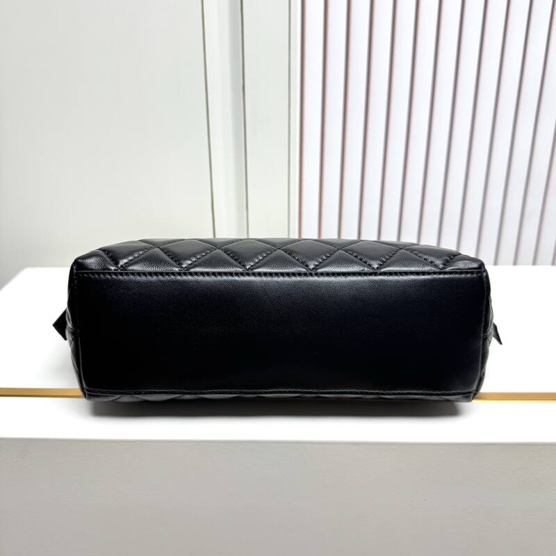 Chanel Black shoulder — Premium Replica