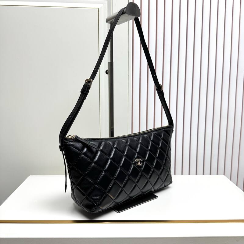 Chanel Black shoulder — Premium Replica