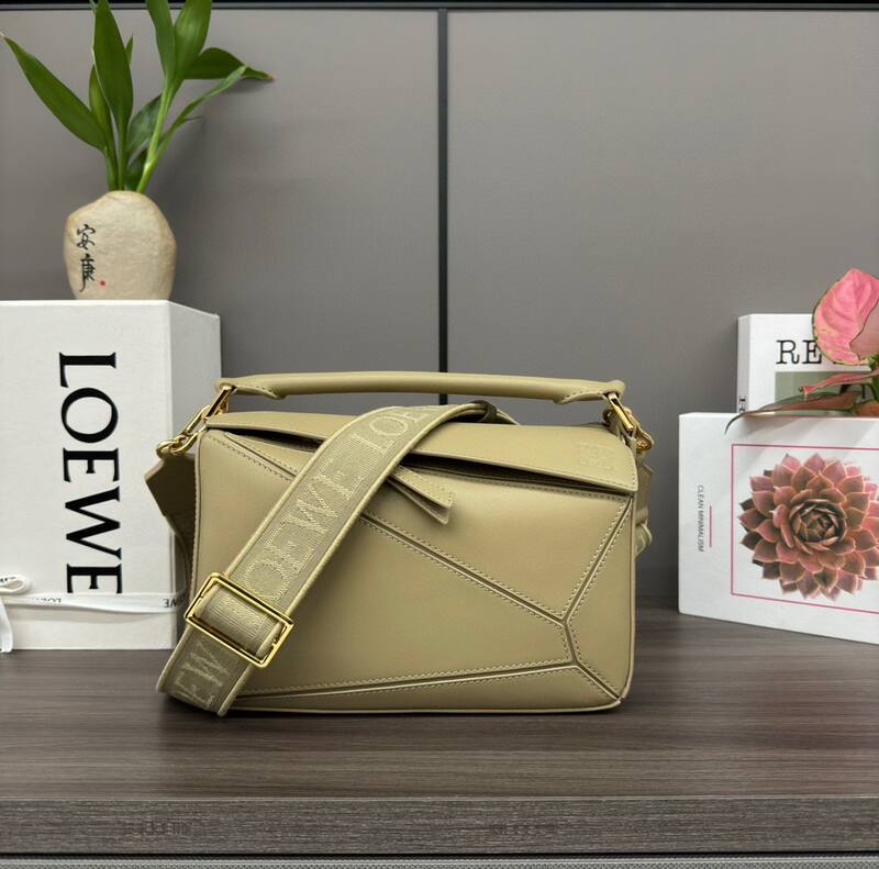 Loewe Blue 25x18x10cm shoulder bag — Top Quality Replica