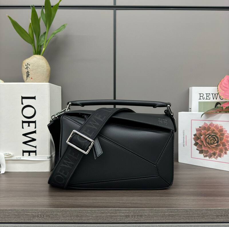 Loewe Blue 25x18x10cm shoulder bag — Top Quality Replica