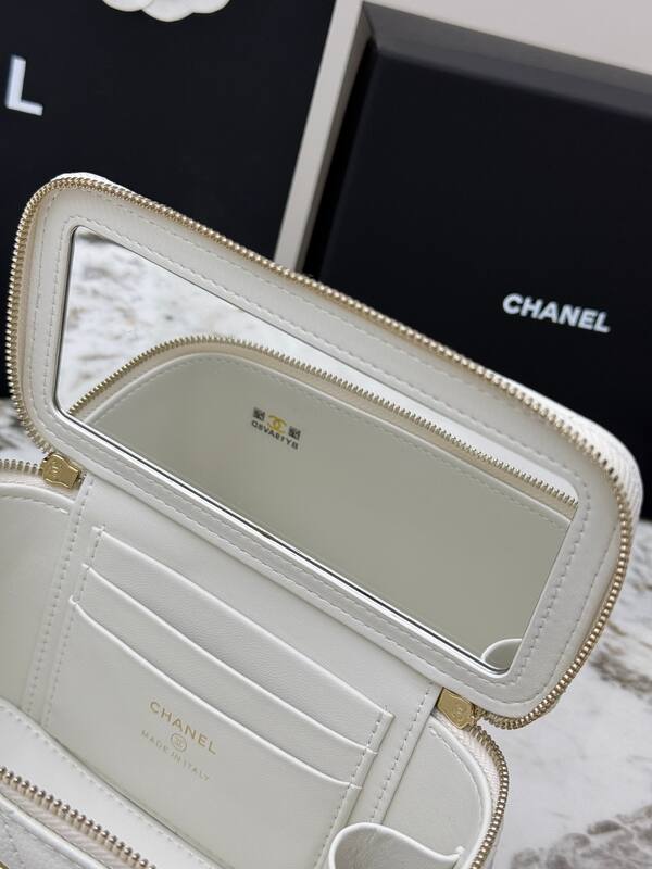 Chanel White mini crossbody — AAA Quality Replica