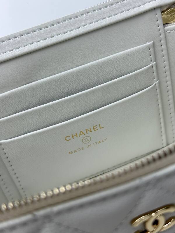 Chanel White mini crossbody — AAA Quality Replica