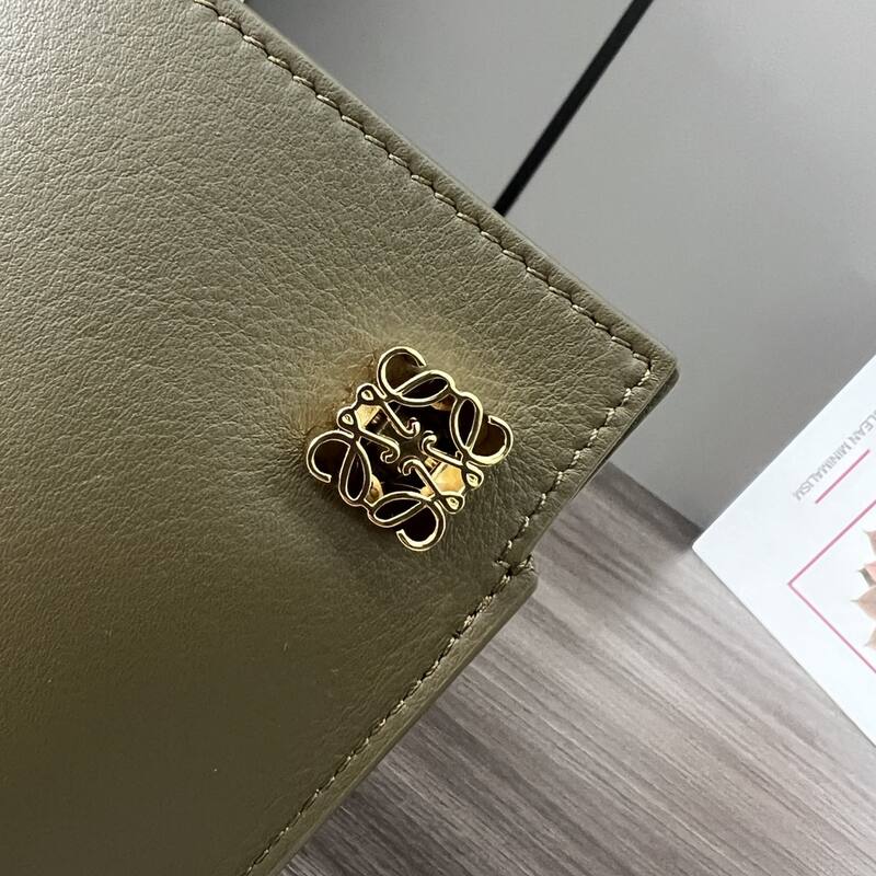 Loewe Green shoulder bag — 1:1 Replica