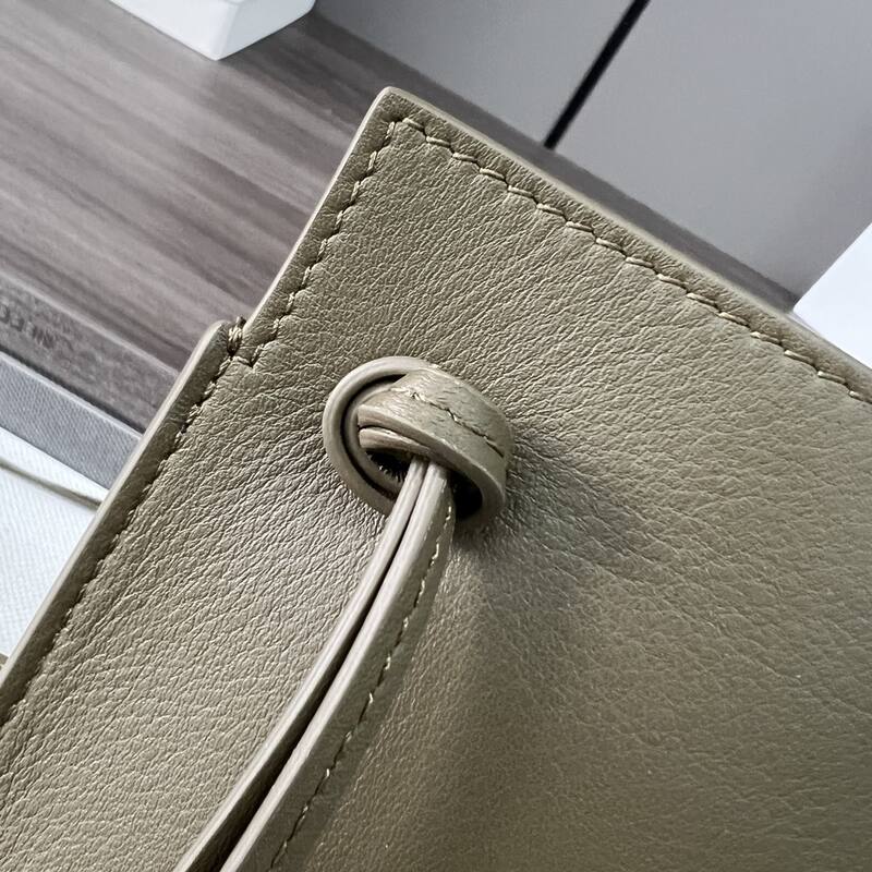 Loewe Green shoulder bag — 1:1 Replica