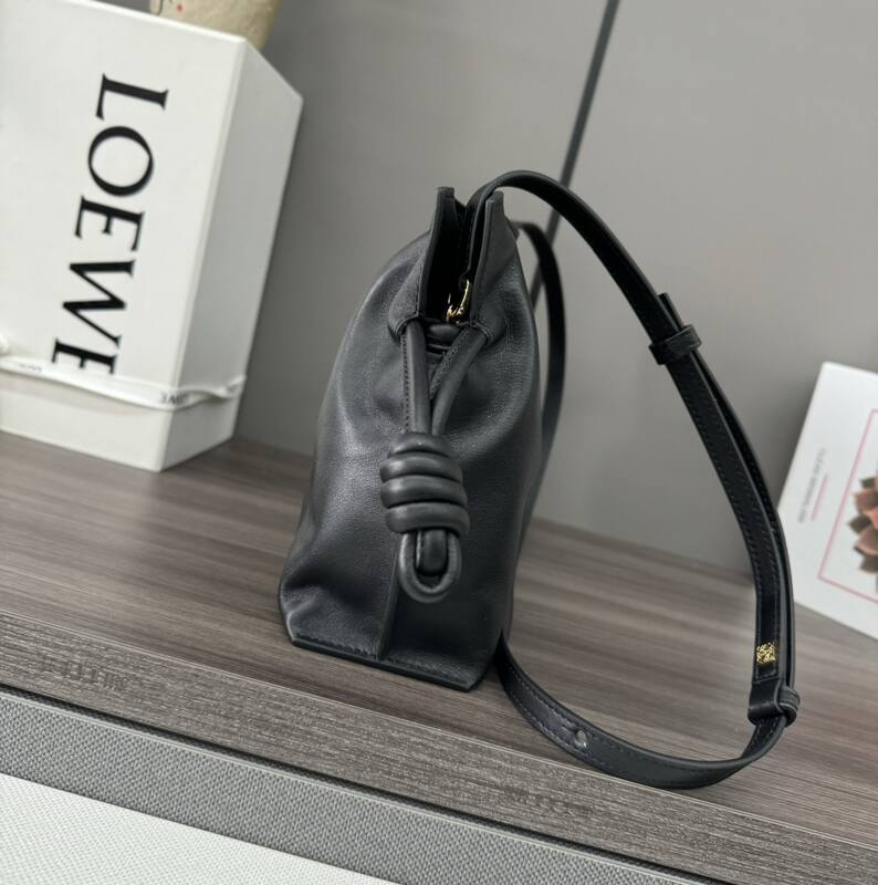 Loewe Black shoulder bag — Top Quality Replica