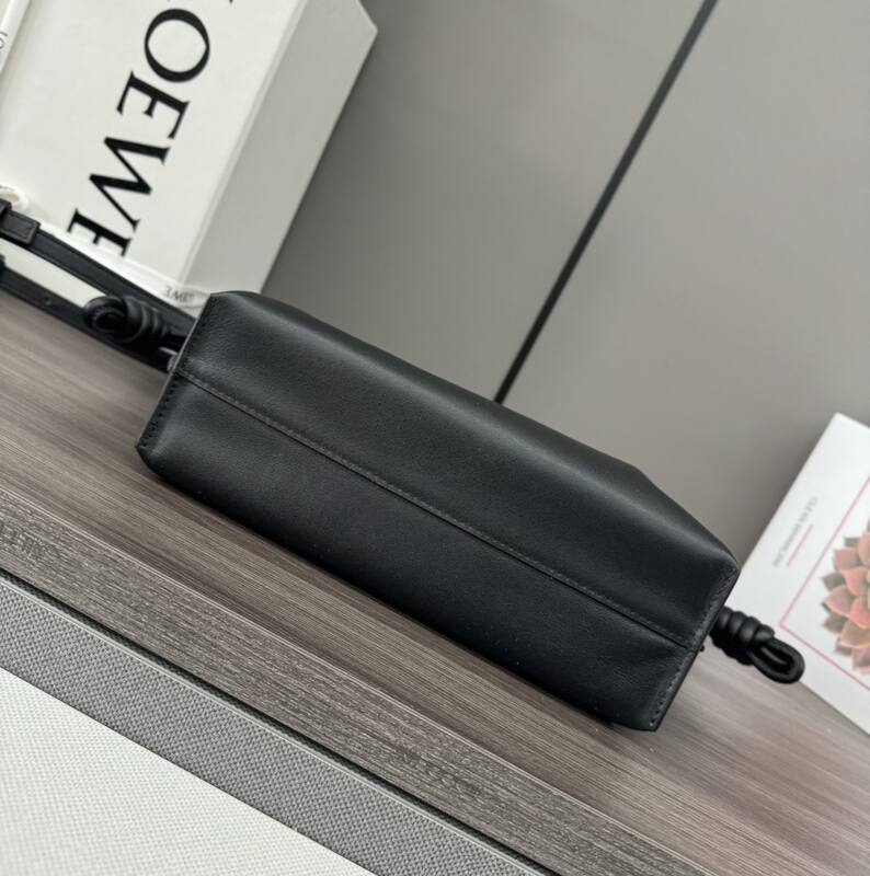 Loewe Black shoulder bag — Top Quality Replica