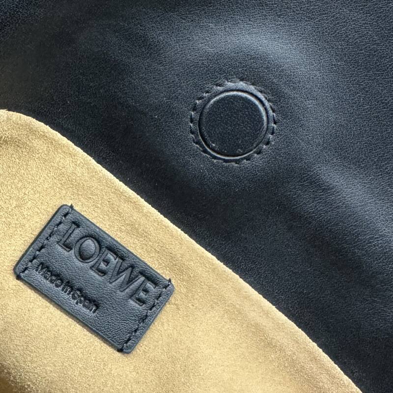 Loewe Black shoulder bag — Top Quality Replica
