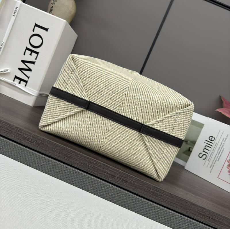 Loewe Black shoulder bag — Top Quality Replica