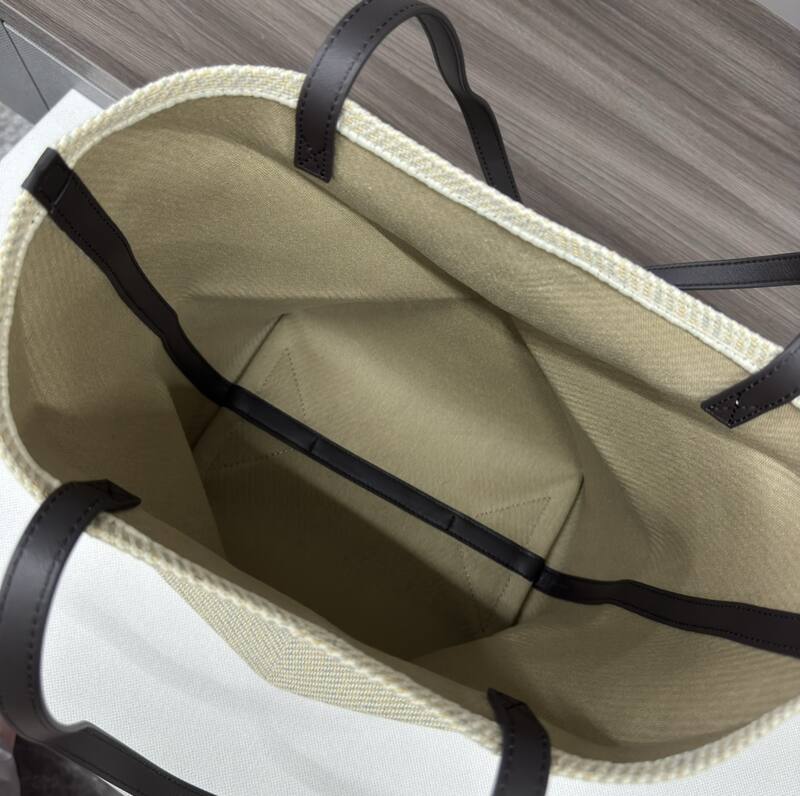 Loewe Black shoulder bag — Top Quality Replica