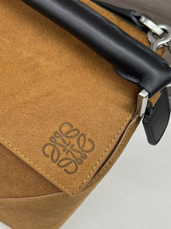 Loewe Black shoulder bag — AAA Quality Replica