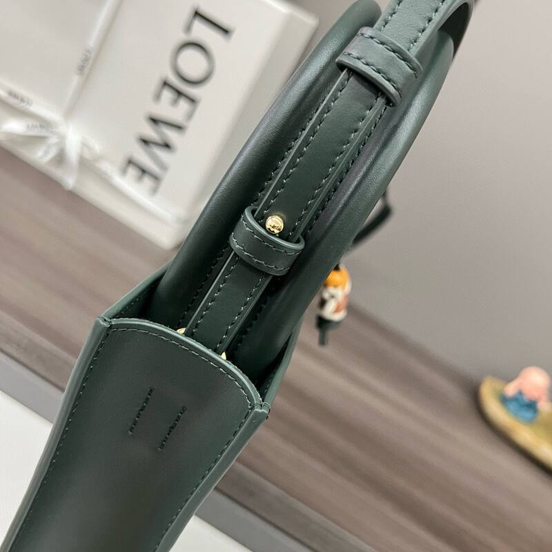 Loewe Green 25x18x10cm shoulder bag — 1:1 Replica