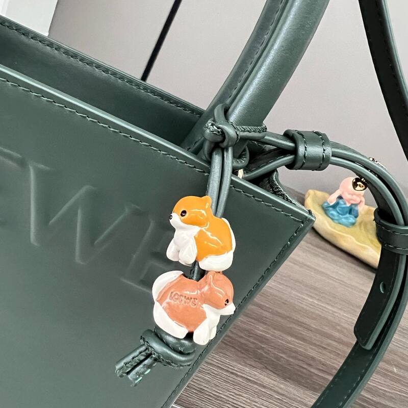 Loewe Green 25x18x10cm shoulder bag — 1:1 Replica