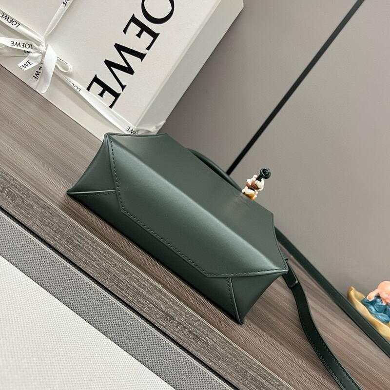 Loewe Green 25x18x10cm shoulder bag — 1:1 Replica