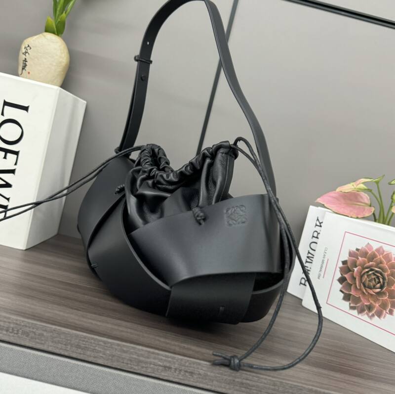 Loewe Black 25x18x10cm shoulder bag — 1:1 Replica