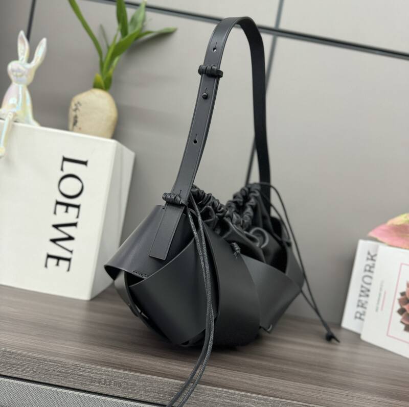 Loewe Black 25x18x10cm shoulder bag — 1:1 Replica