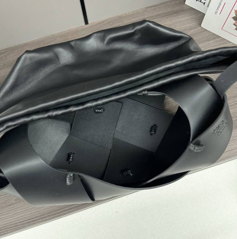 Loewe Black 25x18x10cm shoulder bag — 1:1 Replica