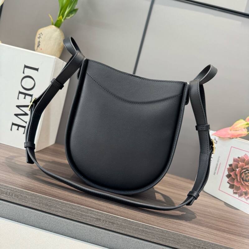 Loewe Black shoulder bag — 1:1 Replica