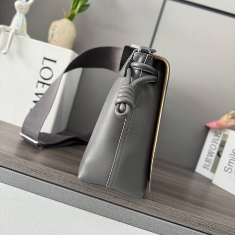 Loewe Gray shoulder bag 1 1 Replica
