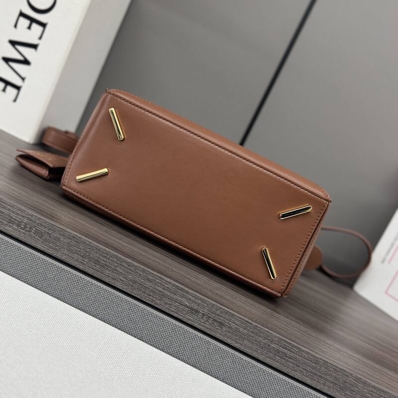 Loewe Brown 25x18x10cm shoulder bag — 1:1 Replica