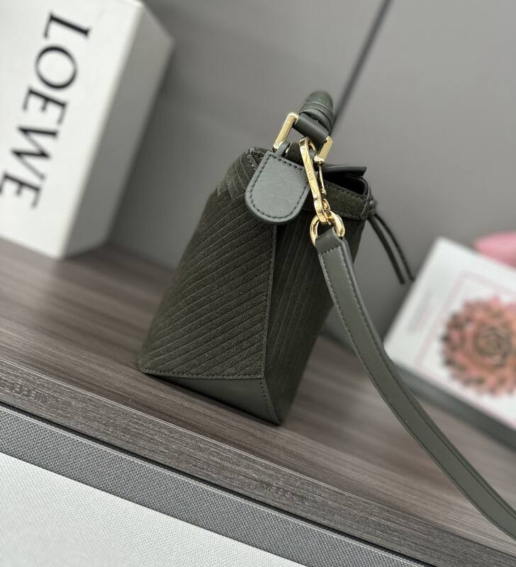 Loewe Green 25x18x10cm shoulder bag — Top Quality Replica