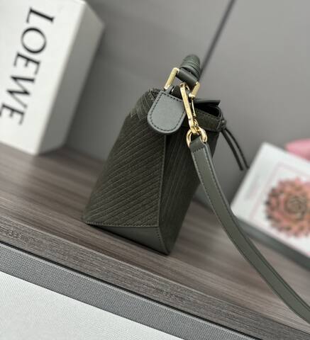 Loewe Green 25x18x10cm shoulder bag Top Quality Replica