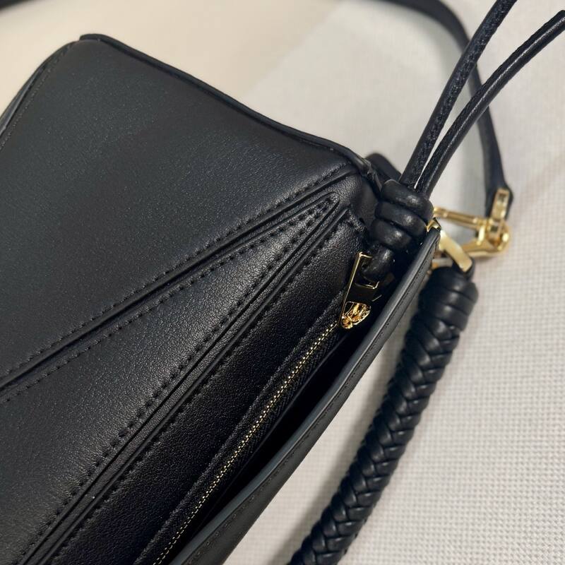 Loewe Black shoulder bag — Premium Replica