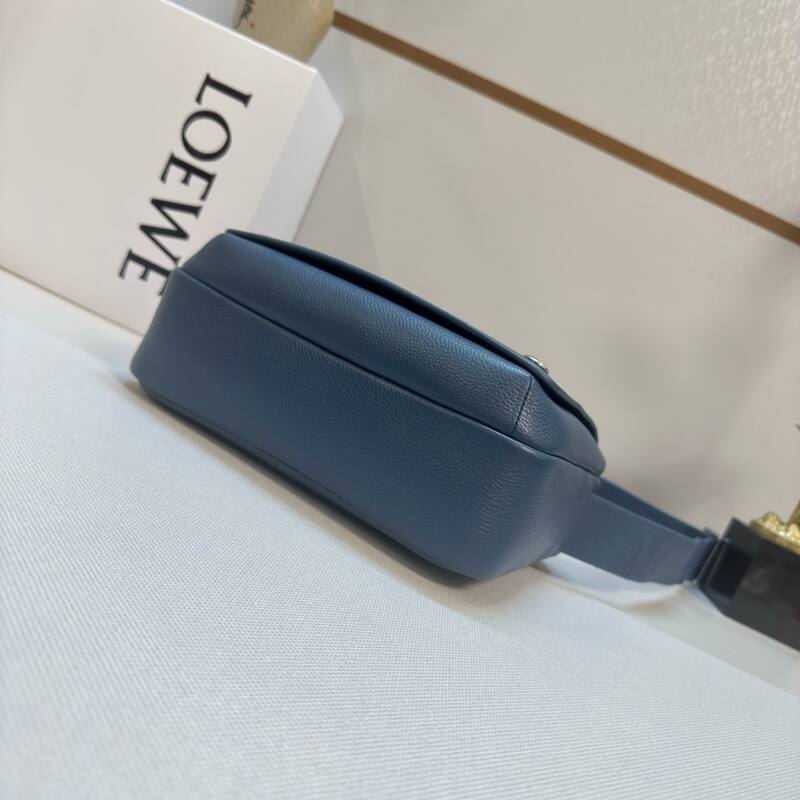 Loewe Blue 25x18x10cm shoulder bag — 1:1 Replica