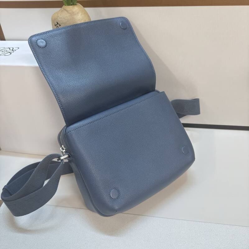 Loewe Blue 25x18x10cm shoulder bag — 1:1 Replica