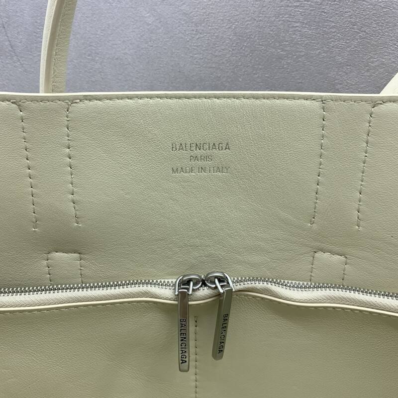 Balenciaga White shoulder bag — 1:1 Replica