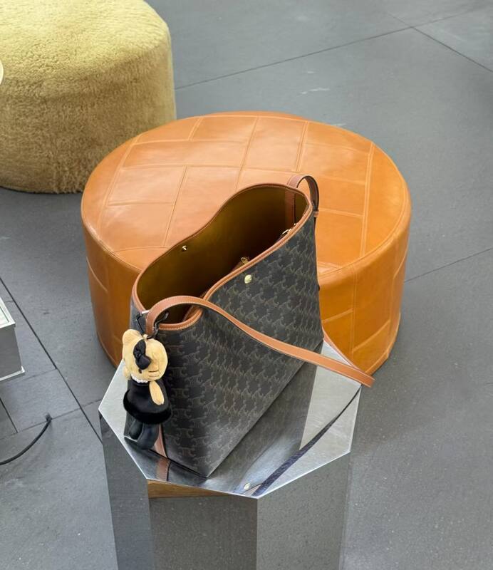 Celine shoulder bag — AAA Quality Replica