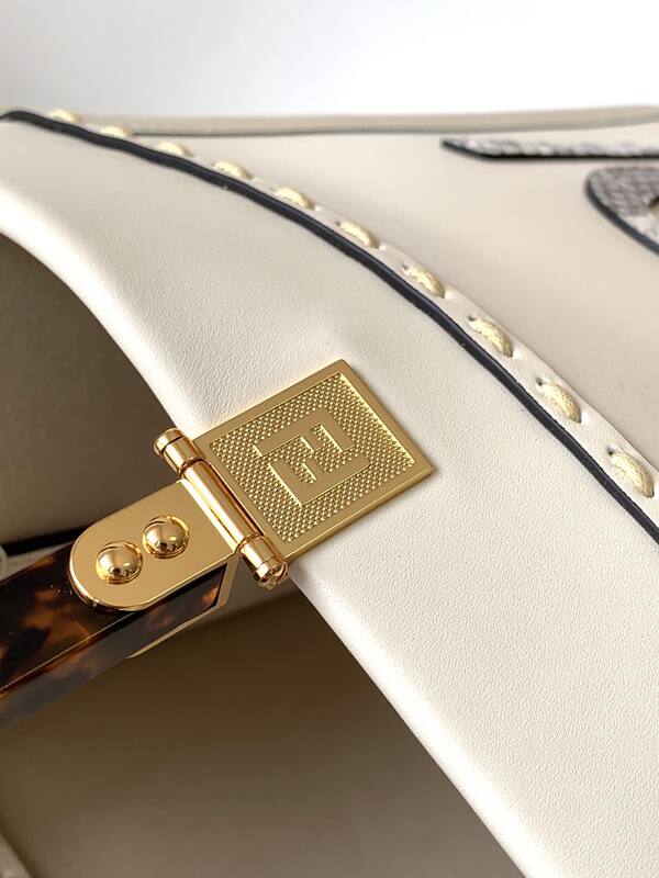 Fendi White 40x30x16cm shoulder bag — 1:1 Replica