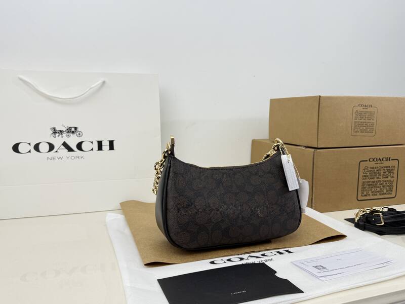 Coach Monogram shoulder bag — AAA Quality Replica