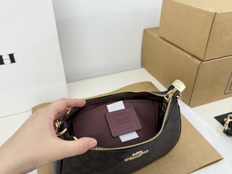 Coach Monogram shoulder bag — AAA Quality Replica